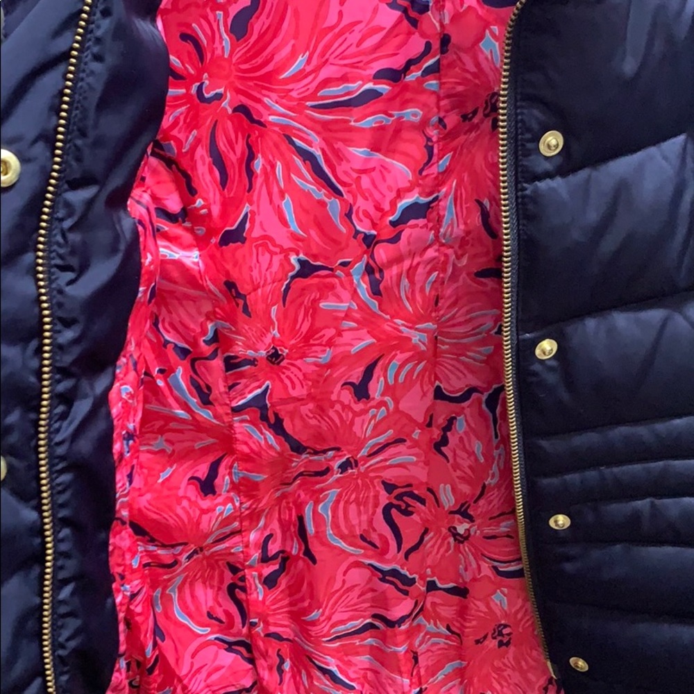 EUC! ๐Lilly Pulitzer Puffer Vest - Picture 3 of 5